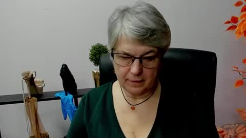 Snapshot of iris_xdesire chatting on 02-14-25, 08:21 I R I S online show from 02-14-25, 08:21