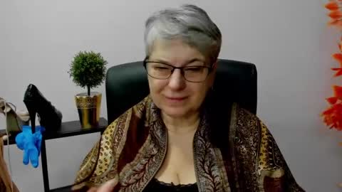 Snapshot of iris_xdesire chatting on 02-18-25, 07:32 I R I S online show from 02-18-25, 07:32