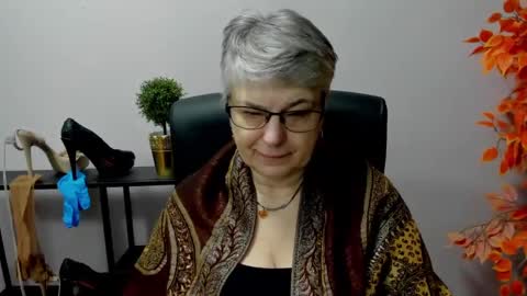 Snapshot of iris_xdesire chatting on 02-25-25, 07:20 I R I S online show from 02-25-25, 07:20