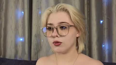 Snapshot of irisbarrington chatting on 12-15-24, 05:10 Iris Day Maya night online show from 12-15-24, 05:10