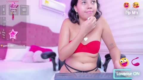 Snapshot of isa__cute chatting on 02-08-25, 10:18 ISA online show from 02-08-25, 10:18