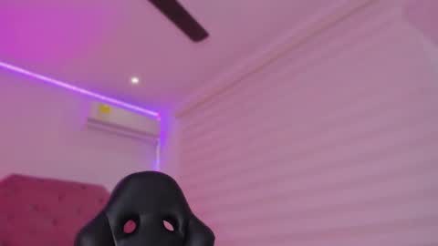 Snapshot of isa__cute chatting on 02-12-25, 09:10 ISA online show from 02-12-25, 09:10