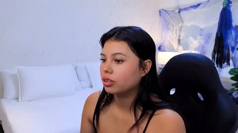 Snapshot of isa__cute chatting on 10-29-25, 03:53 ISA online show from 10-29-25, 03:53