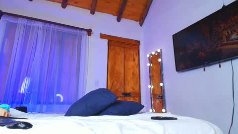 Isa online show from 11-21-25, 11:36