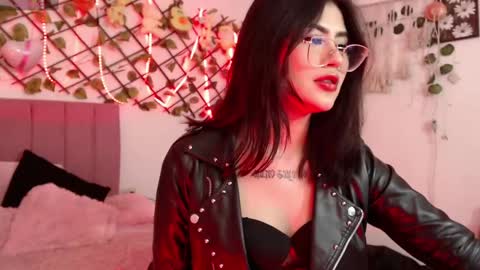 isabela online show from 10-09-25, 03:48