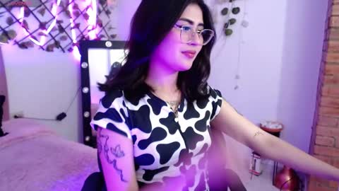 isabela online show from 10-21-25, 02:23