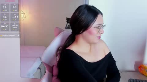 Snapshot of isa_doux chatting on 02-07-26, 02:59 Isa online show from 02-07-26, 02:59