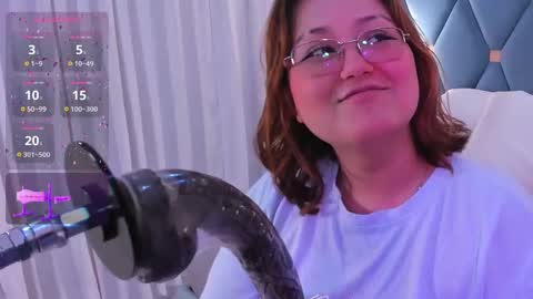 Snapshot of isa_grey_ chatting on 09-24-25, 08:56 Isa online show from 09-24-25, 08:56