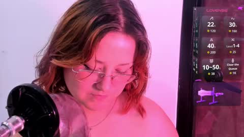 Snapshot of isa_grey_ chatting on 09-25-25, 09:02 Isa online show from 09-25-25, 09:02