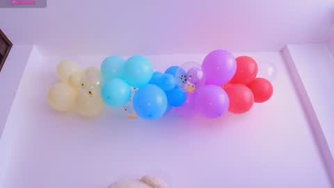 Isabella Laurentt  online show from 01-29-25, 08:35