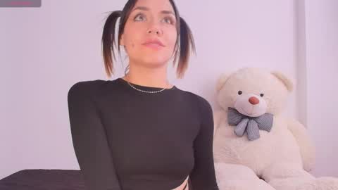 Isabella Laurentt  online show from 02-13-25, 06:05