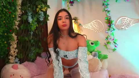 Isabella        online show from 11-22-25, 11:59