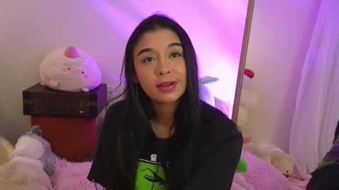 Isabella        online show from 11-26-25, 10:33