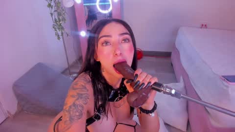 Snapshot of isa_redhair_ chatting on 12-12-24, 03:21 ....  Connection time 900 pm to 500 amRest days Wednesday and Saturday online show from 12-12-24, 03:21