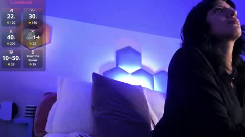 Isa  online show from 12-21-25, 09:11