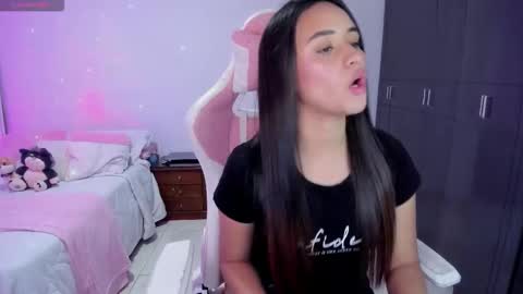 Snapshot of isaa_diamond chatting on 10-18-25, 12:24 isaa_diamond online show from 10-18-25, 12:24