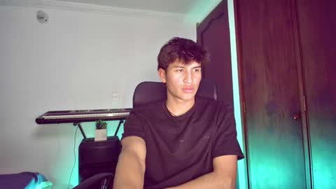 Snapshot of isaac__efx chatting on 12-30-24, 04:42 isaac online show from 12-30-24, 04:42