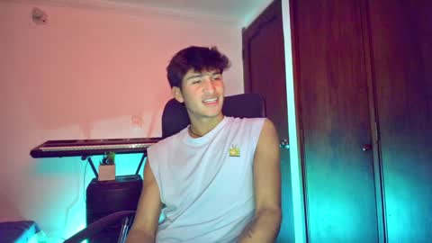 Snapshot of isaac__efx chatting on 01-03-25, 04:33 isaac online show from 01-03-25, 04:33