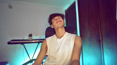 Snapshot of isaac__efx chatting on 01-14-25, 01:58 isaac online show from 01-14-25, 01:58