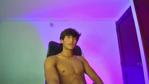 Snapshot of isaac__efx chatting on 09-17-25, 10:33 isaac online show from 09-17-25, 10:33