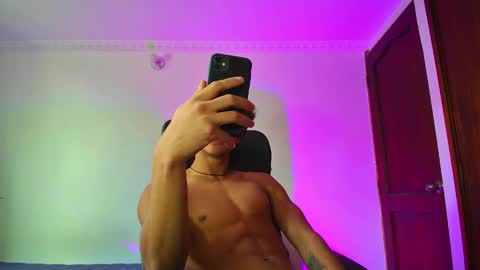 Snapshot of isaac__efx chatting on 09-21-25, 05:03 isaac online show from 09-21-25, 05:03