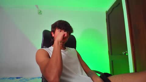 Snapshot of isaac__efx chatting on 10-22-25, 03:07 isaac online show from 10-22-25, 03:07