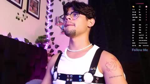Snapshot of isaac_saenz chatting on 02-14-25, 01:34 Isaac Saenz. online show from 02-14-25, 01:34