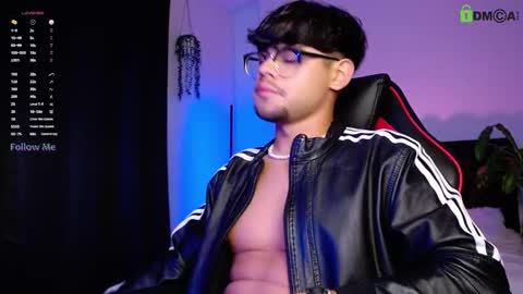 Snapshot of isaac_saenz chatting on 09-17-25, 11:28 Isaac Saenz. online show from 09-17-25, 11:28