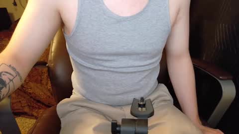 isaac online show from 01-08-25, 04:23