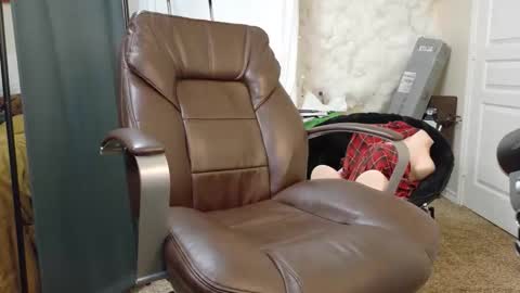 isaac online show from 10-20-25, 02:12