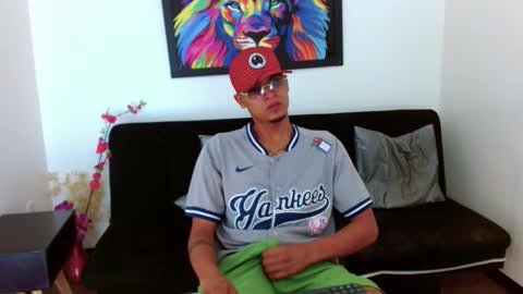 Snapshot of isaacas chatting on 11-15-25, 11:29 Isaacas online show from 11-15-25, 11:29