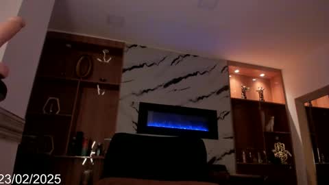 Isabel online show from 02-23-25, 09:22