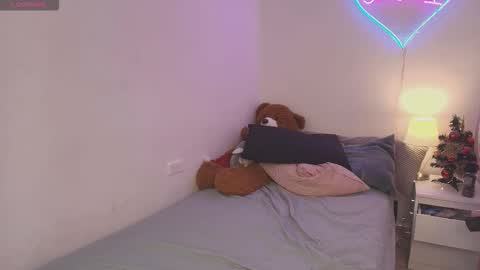 Isabel online show from 12-19-25, 11:45