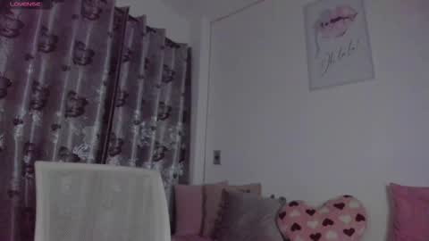 isabela duran online show from 12-19-25, 01:23