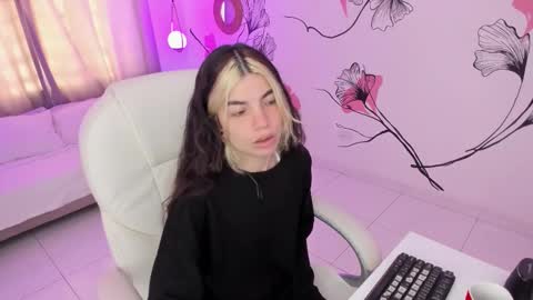 Snapshot of isabela_fiorelli chatting on 09-28-25, 11:48 isabela_fiorelli online show from 09-28-25, 11:48