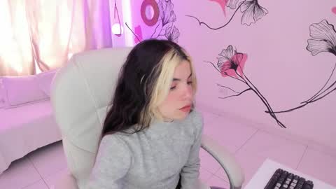 Snapshot of isabela_fiorelli chatting on 10-05-25, 01:20 isabela_fiorelli online show from 10-05-25, 01:20
