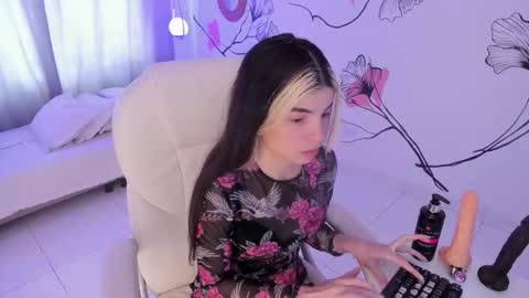 Snapshot of isabela_fiorelli chatting on 10-14-25, 01:45 isabela_fiorelli online show from 10-14-25, 01:45