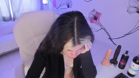 Snapshot of isabela_fiorelli chatting on 10-16-25, 02:18 isabela_fiorelli online show from 10-16-25, 02:18