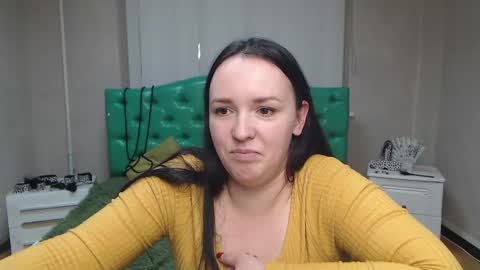 IsabelBlackberry online show from 12-16-24, 12:27