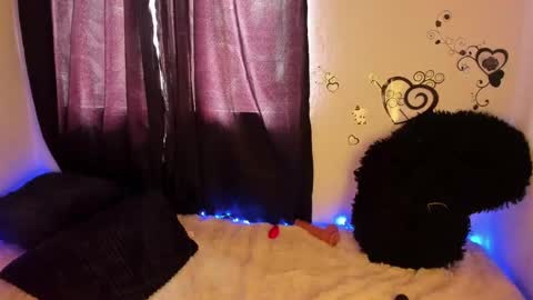 isabella online show from 01-27-25, 06:52