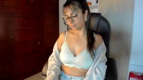 Isabella22 1 online show from 02-25-26, 02:54