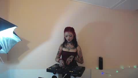 Snapshot of isabella__dark chatting on 12-12-24, 12:27    online show from 12-12-24, 12:27