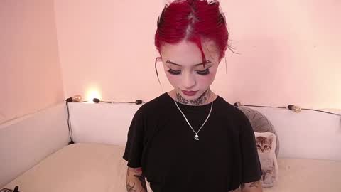 Snapshot of isabella__dark chatting on 12-17-24, 10:00    online show from 12-17-24, 10:00