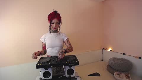 Snapshot of isabella__dark chatting on 12-20-24, 03:14    online show from 12-20-24, 03:14