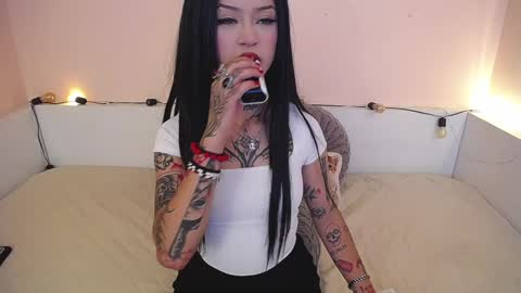 Snapshot of isabella__dark chatting on 12-20-24, 09:28    online show from 12-20-24, 09:28