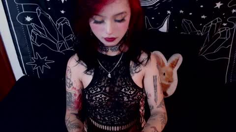 Snapshot of isabella__dark chatting on 12-28-24, 11:48    online show from 12-28-24, 11:48