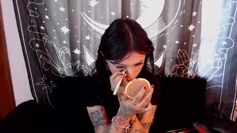 Snapshot of isabella__dark chatting on 01-02-25, 06:56    online show from 01-02-25, 06:56
