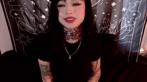 Snapshot of isabella__dark chatting on 01-02-25, 10:01    online show from 01-02-25, 10:01
