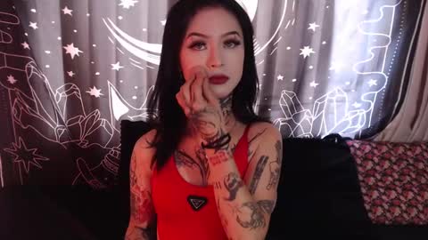Snapshot of isabella__dark chatting on 01-09-25, 07:40    online show from 01-09-25, 07:40