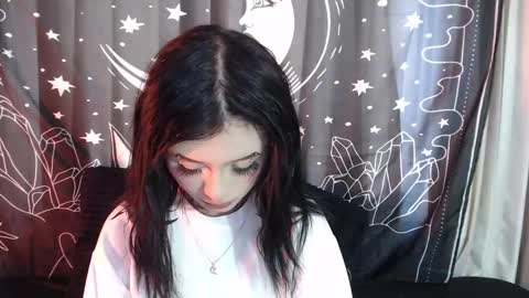 Snapshot of isabella__dark chatting on 01-11-25, 09:25    online show from 01-11-25, 09:25
